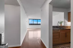 10101 Grosvenor Pl, Rockville, MD 20852 - Photo 5