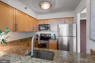 10101 Grosvenor Pl, Rockville, MD 20852 - Photo 7