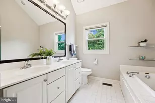 21 Sterling Ct, Rockville, MD 20850 - Photo 17