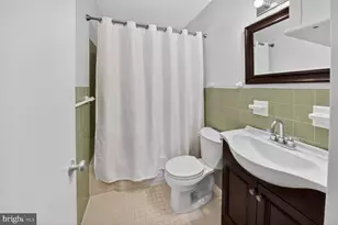 6020 Cheshire Dr, Bethesda, MD 20814 - Photo 11