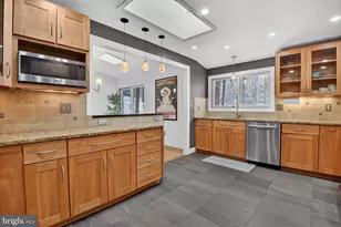 10209 Lloyd Rd, Potomac, MD 20854 - Photo 13