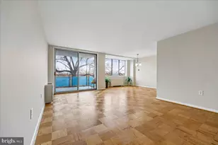 10401 Grosvenor Pl, Rockville, MD 20852 - Photo 5