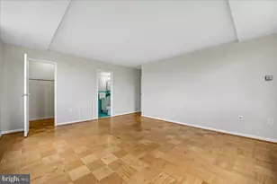 10401 Grosvenor Pl, Rockville, MD 20852 - Photo 15