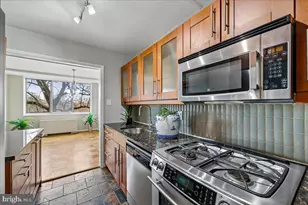 10401 Grosvenor Pl, Rockville, MD 20852 - Photo 13