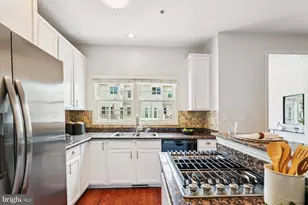 518 Winding Rose Dr, Rockville, MD 20850 - Photo 13