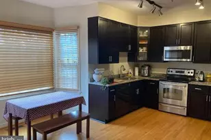 9703 Whitley Park Pl, Bethesda, MD 20814 - Photo 5