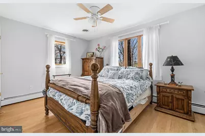 18900 Woodway Drive, Rockville, MD 20855 - Photo 23