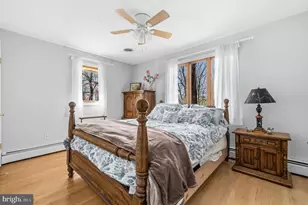 18900 Woodway Dr, Rockville, MD 20855 - Photo 23