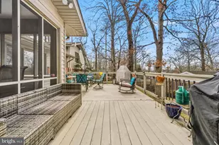 18900 Woodway Dr, Rockville, MD 20855 - Photo 47