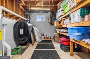 18900 Woodway Dr, Rockville, MD 20855 - Photo 45