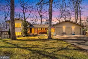 18900 Woodway Dr, Rockville, MD 20855 - Photo 1