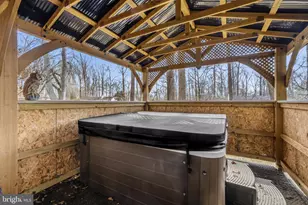 18900 Woodway Dr, Rockville, MD 20855 - Photo 35