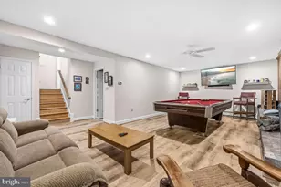 18900 Woodway Dr, Rockville, MD 20855 - Photo 41