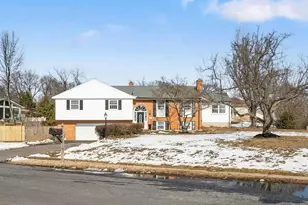 18901 Bloomfield Rd, Olney, MD 20832 - Photo 3