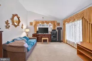 10104 Kinross Ave, Silver Spring, MD 20901 - Photo 5