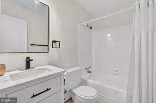 20017 Spur Hill Dr, Gaithersburg, MD 20886 - Photo 19