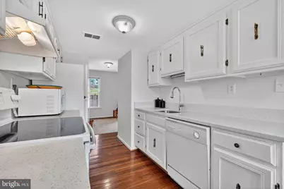 20017 Spur Hill Drive, Gaithersburg, MD 20886 - Photo 7