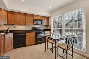 10421 Englishman Dr, North Bethesda, MD 20852 - Photo 5