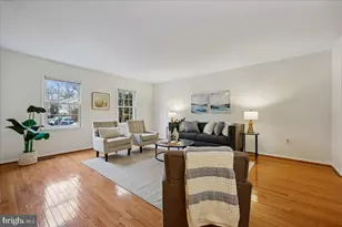7847 Heatherton Ln, Rockville, MD 20854 - Photo 3