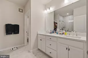 16126 Connors Wy, Rockville, MD 20855 - Photo 23