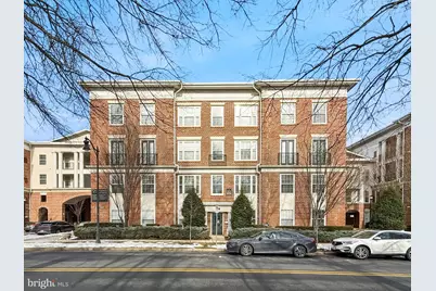 1 Arch Place #220, Gaithersburg, MD 20878 - Photo 1