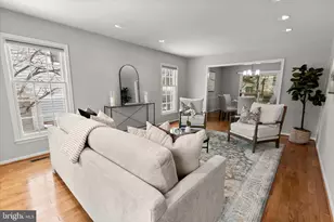 4 Hollyberry Ct, Rockville, MD 20852 - Photo 5