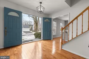 4 Hollyberry Ct, Rockville, MD 20852 - Photo 3