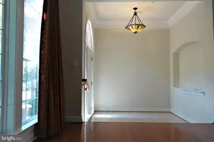 1115 Crestfield Dr, Rockville, MD 20850 - Photo 3