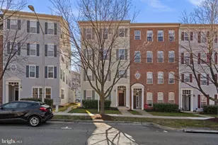 932 Orchard Ridge Dr, Gaithersburg, MD 20878 - Photo 1