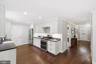 8436 Burning Tree Rd, Bethesda, MD 20817 - Photo 11