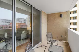 4601 N Park Ave N, Chevy Chase, MD 20815 - Photo 23