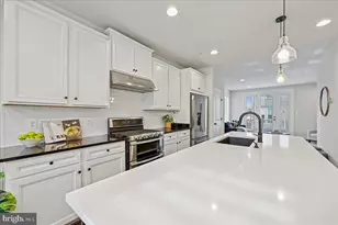 882 Thompson Cres, Rockville, MD 20852 - Photo 17