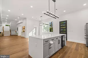 811 Sligo Creek Pkwy, Takoma Park, MD 20912 - Photo 3
