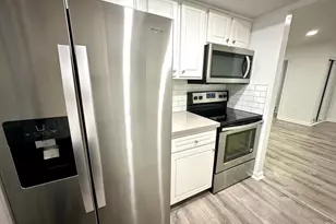 18334 Streamside Dr, Gaithersburg, MD 20879 - Photo 21