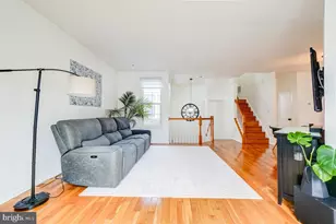 10305 Royal Woods Ct, Gaithersburg, MD 20886 - Photo 5