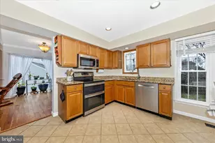 19320 Mossbrook Ct, Germantown, MD 20874 - Photo 11