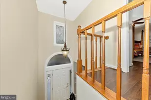 19320 Mossbrook Ct, Germantown, MD 20874 - Photo 3