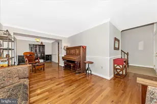 19320 Mossbrook Ct, Germantown, MD 20874 - Photo 7