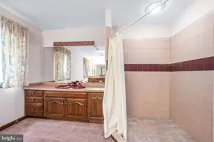 20901 Merle Dr, Gaithersburg, MD 20882 - Photo 27