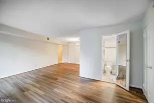 4601 N Park Ave, Chevy Chase, MD 20815 - Photo 11