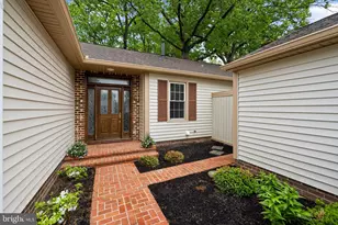 10028 Dellcastle, Gaithersburg, MD 20886 - Photo 5