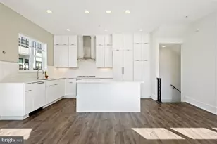 11300 Emerald Park Rd, Potomac, MD 20854 - Photo 13