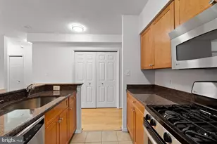 4801 Fairmont Ave, Bethesda, MD 20814 - Photo 17