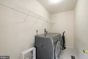 14440 Stonebridge View Dr, Gaithersburg, MD 20878 - Photo 29