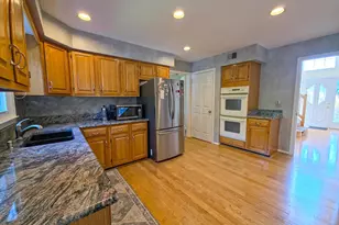 14440 Stonebridge View Dr, Gaithersburg, MD 20878 - Photo 17