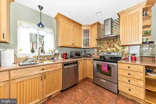 11412 Fairoak Dr, Silver Spring, MD 20902 - Photo 17