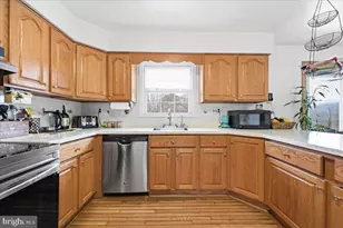 8709 Hawkins Creamery Rd, Gaithersburg, MD 20882 - Photo 9