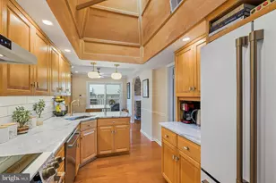 9201 Copenhaver Dr, Potomac, MD 20854 - Photo 11