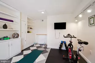 9201 Copenhaver Dr, Potomac, MD 20854 - Photo 29