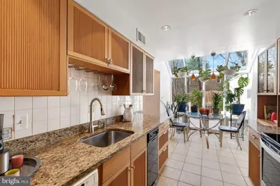 6 Bentridge Court, Potomac, MD 20854 - Photo 9